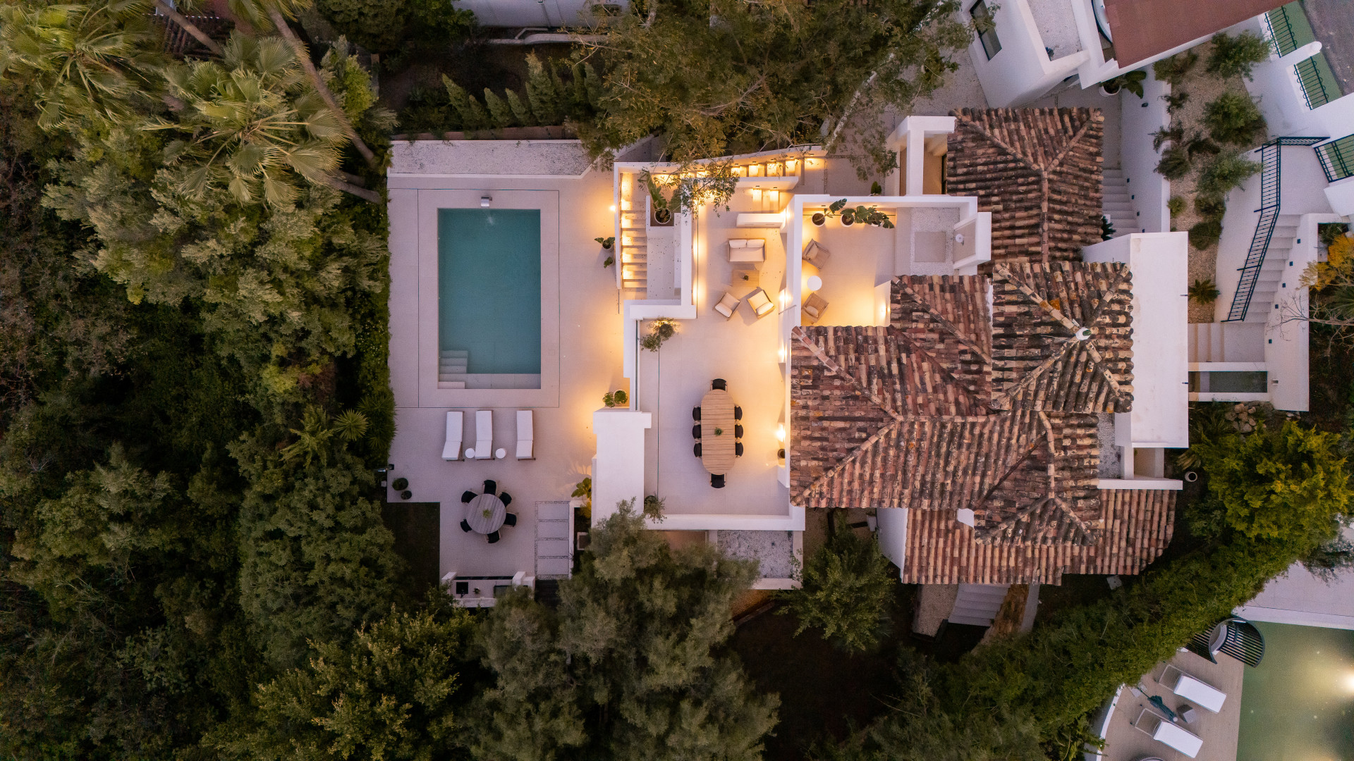 Welcome to Villa Lucalle, a contemporary masterpiece located in the picturesque grounds of Los Naranjos Hill Club in La Cerquilla, Nueva Andalucía. · Photo 34