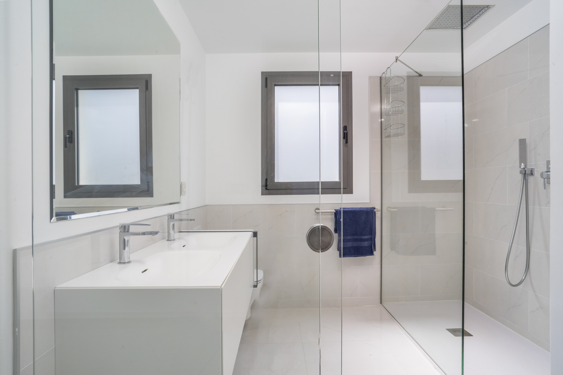 Luxury 3-Bedroom Duplex Penthouse for Sale in Cataleya, Atalaya Golf, Estepona · Photo 33
