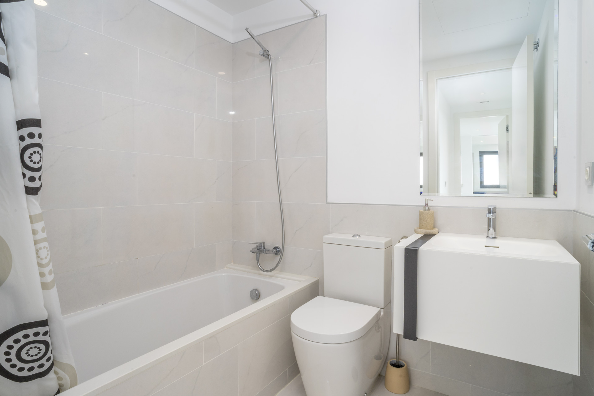 Luxury 3-Bedroom Duplex Penthouse for Sale in Cataleya, Atalaya Golf, Estepona · Photo 24