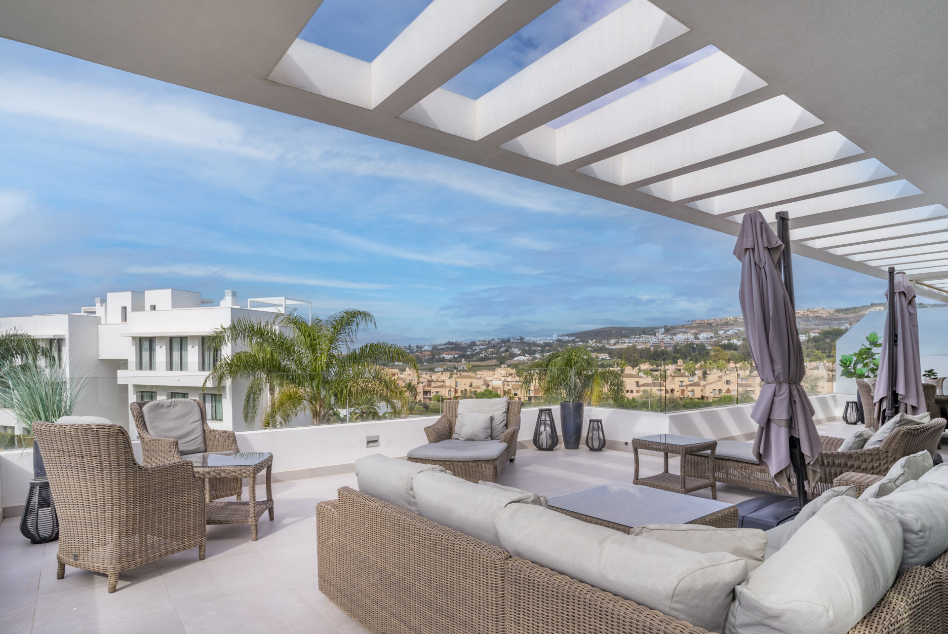 Luxury 3-Bedroom Duplex Penthouse for Sale in Cataleya, Atalaya Golf, Estepona · Photo 18