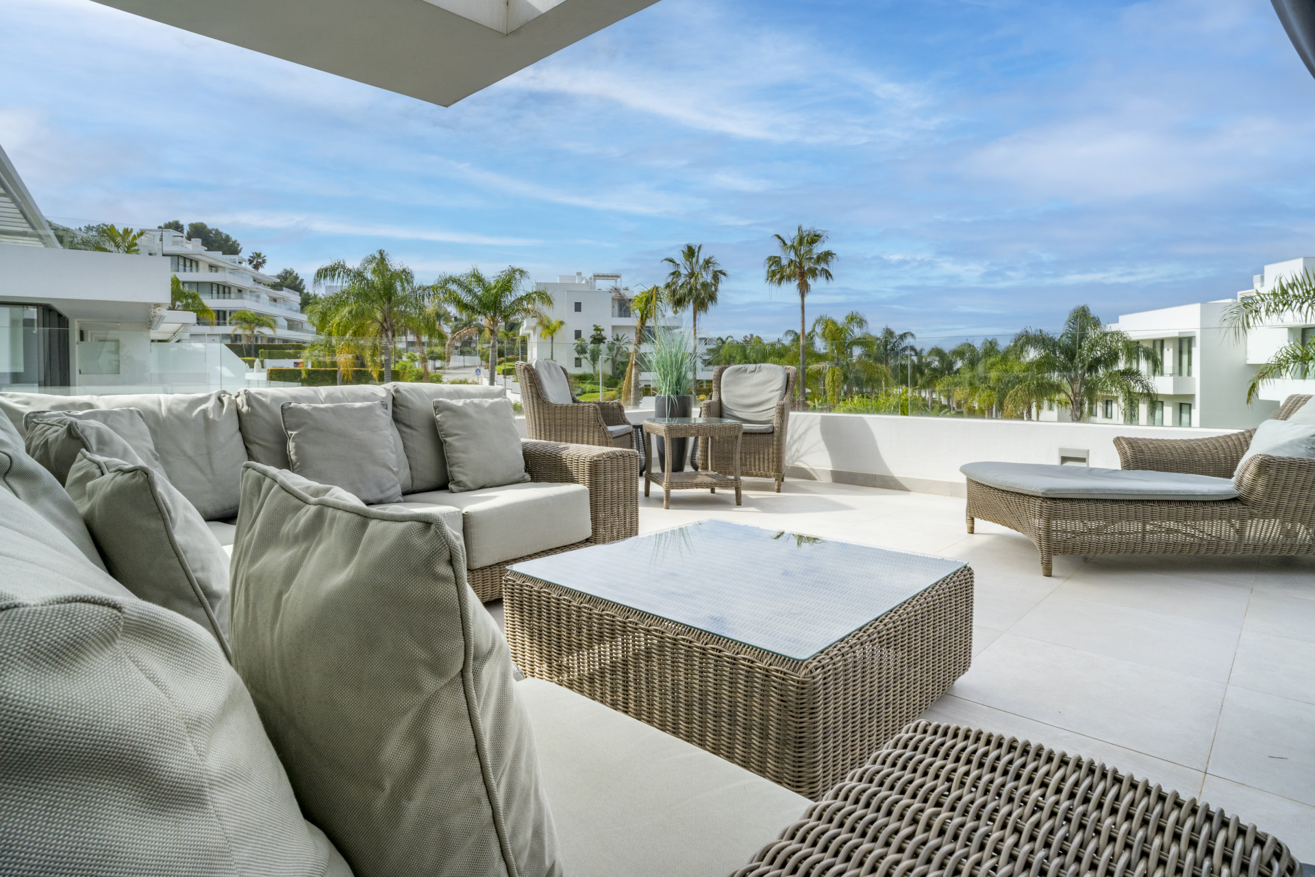 Luxury 3-Bedroom Duplex Penthouse for Sale in Cataleya, Atalaya Golf, Estepona · Photo 12