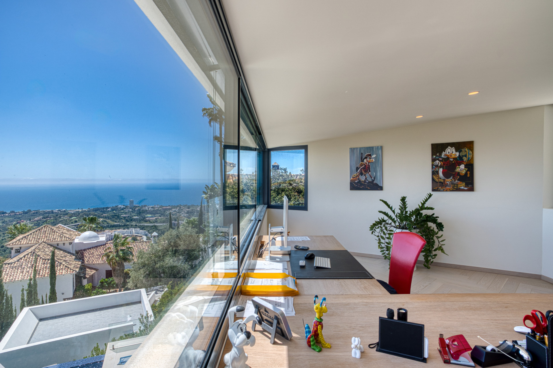 Outstanding, five bedroom Villa located in Altos de Los Monteros with panoramic sea views · Photo 29