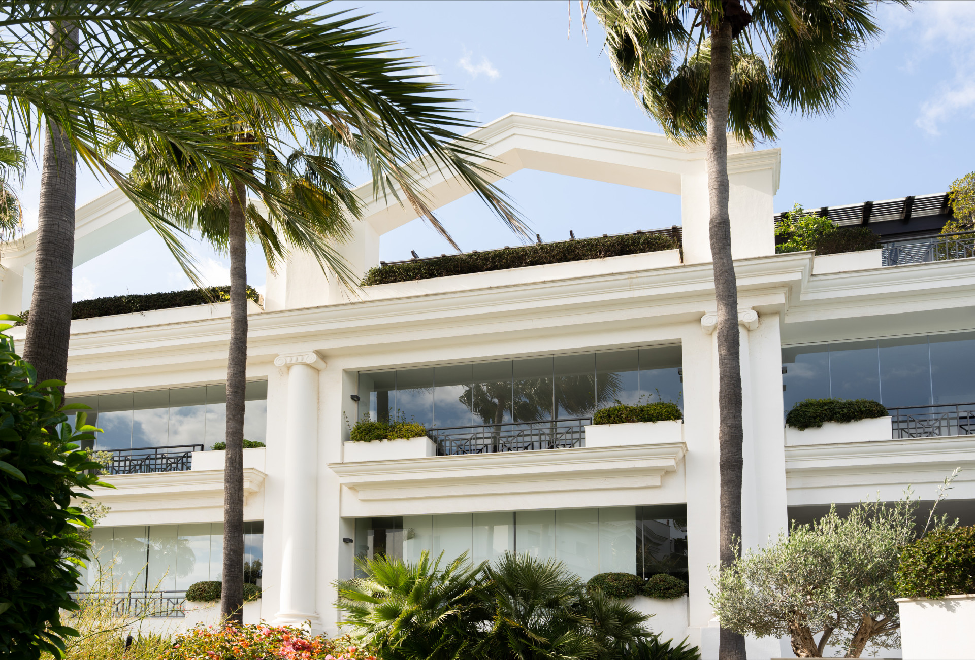 Exclusive Ground-Floor Apartment in Doncella Beach, Estepona · Photo 13