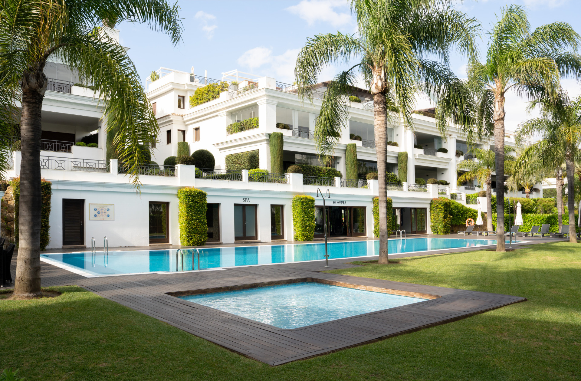 Exclusive Ground-Floor Apartment in Doncella Beach, Estepona · Photo 14