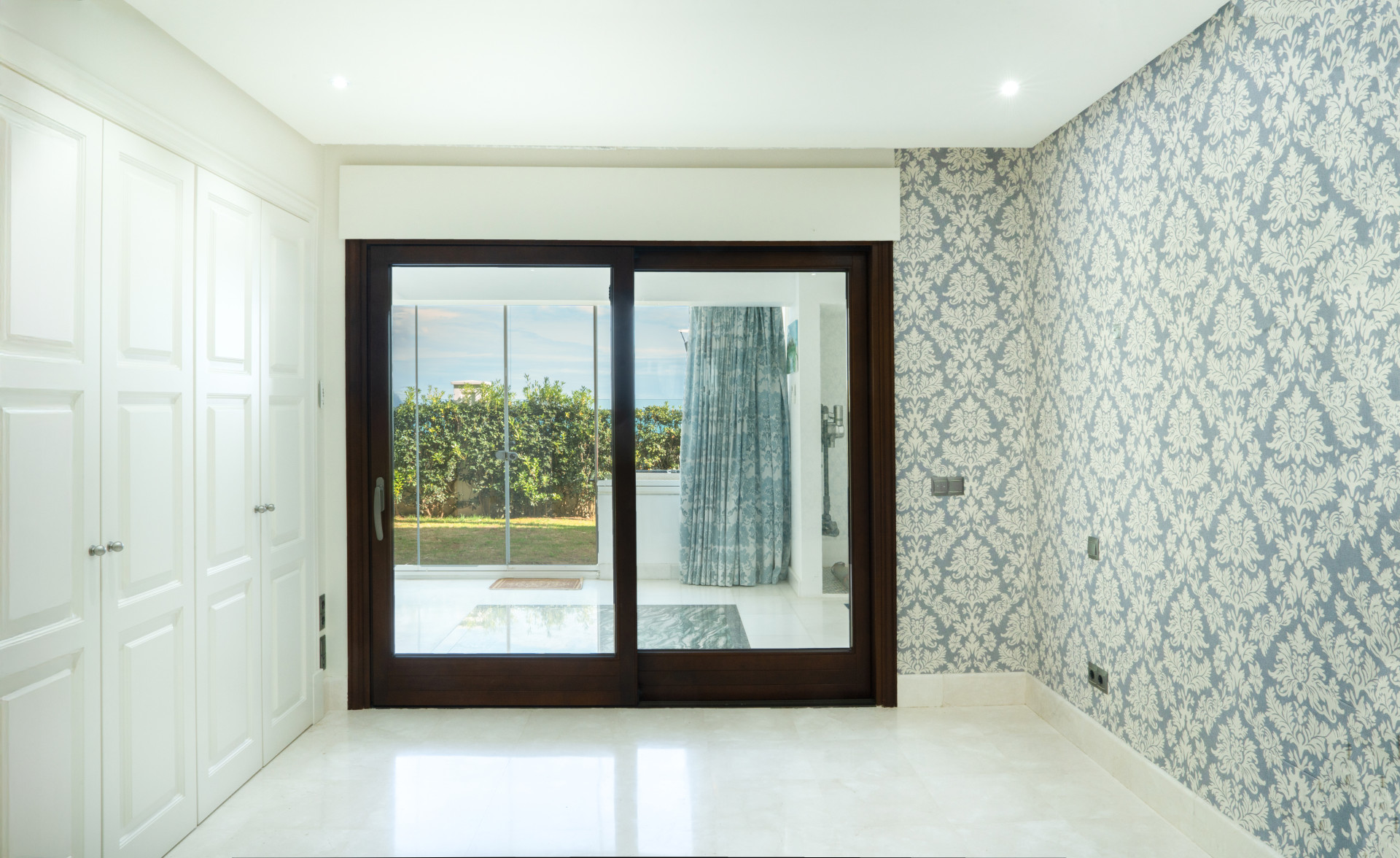 Exclusive Ground-Floor Apartment in Doncella Beach, Estepona · Photo 10