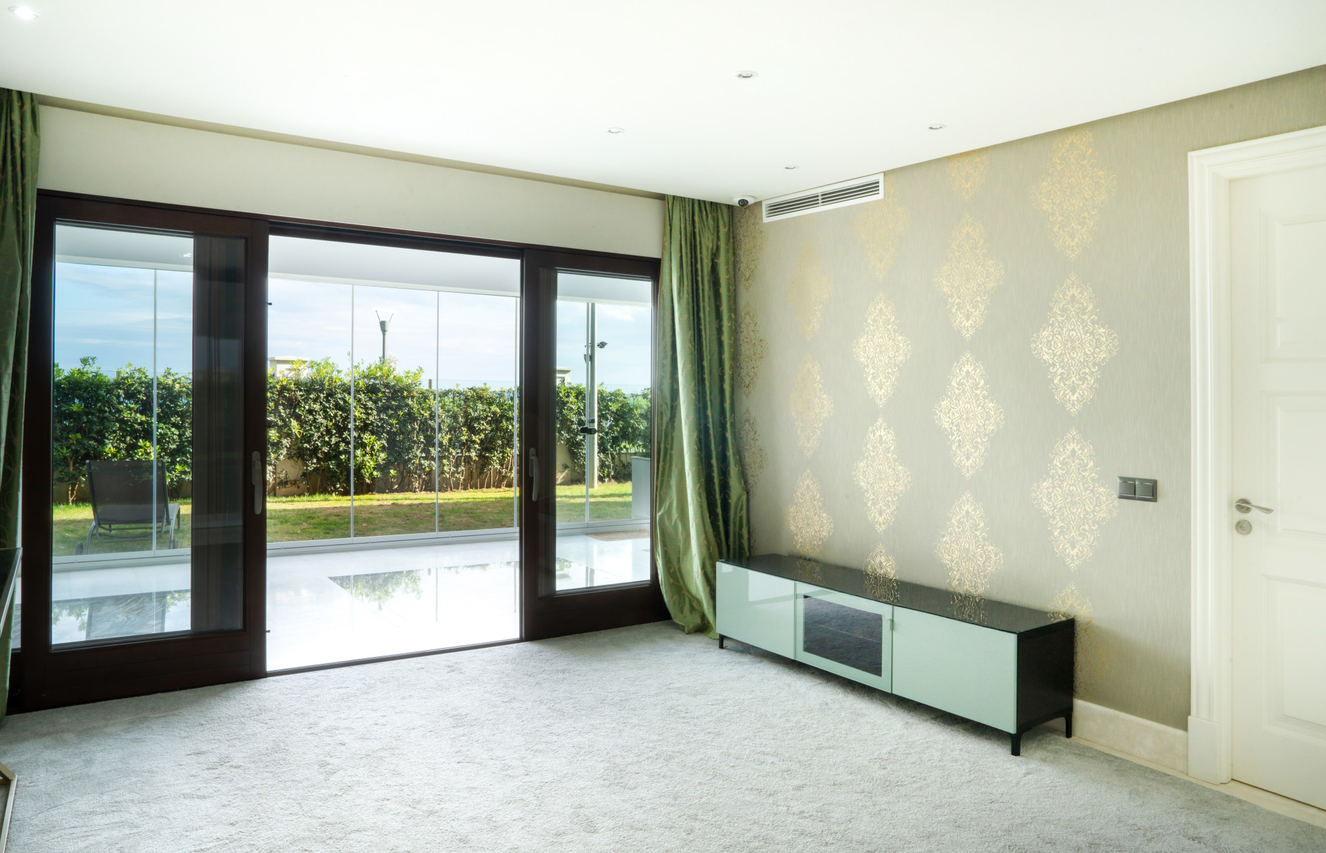 Exclusive Ground-Floor Apartment in Doncella Beach, Estepona · Photo 9