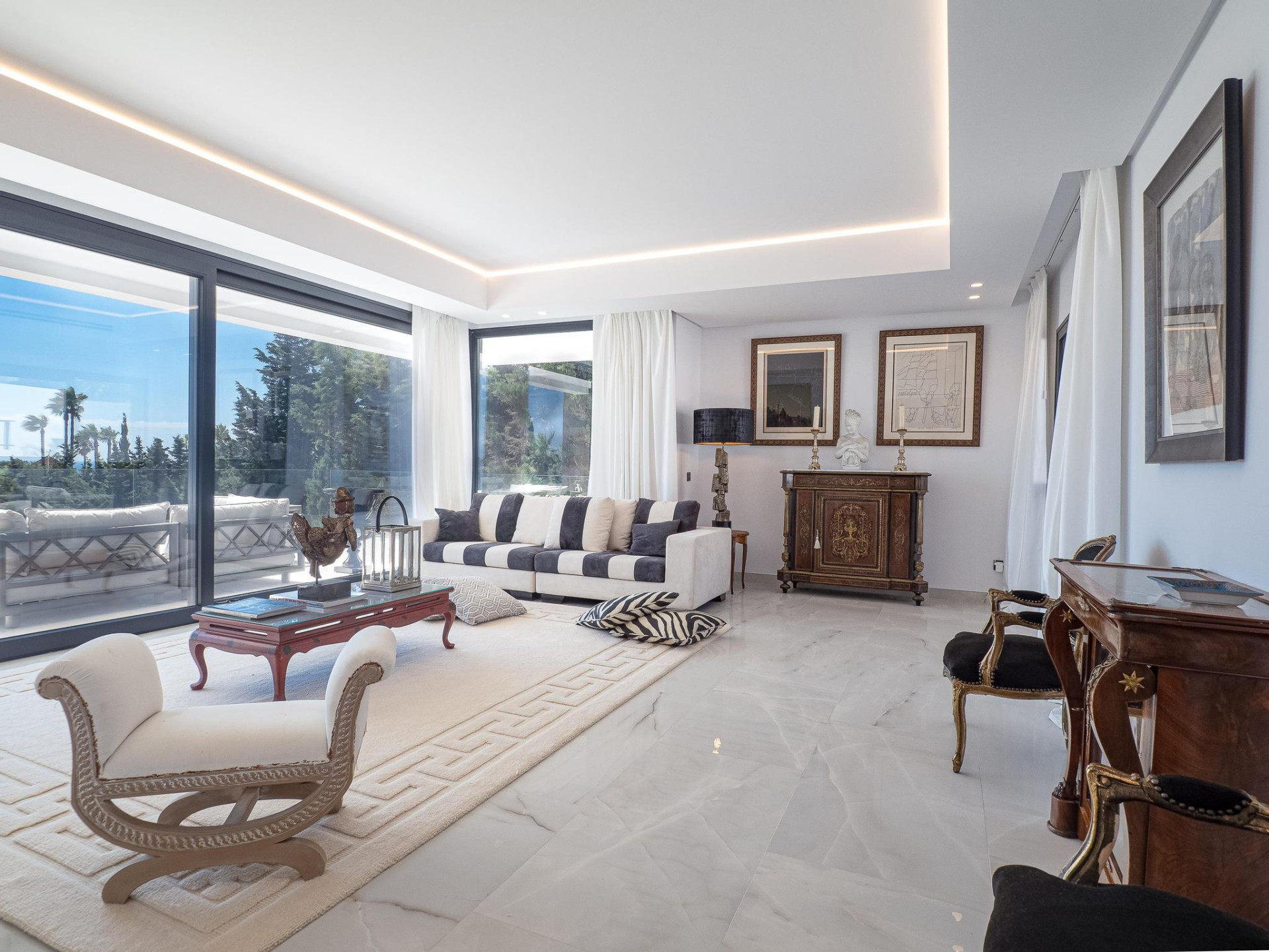 Luxury Villa with Panoramic Sea Views in La Paloma, Manilva · Photo 26