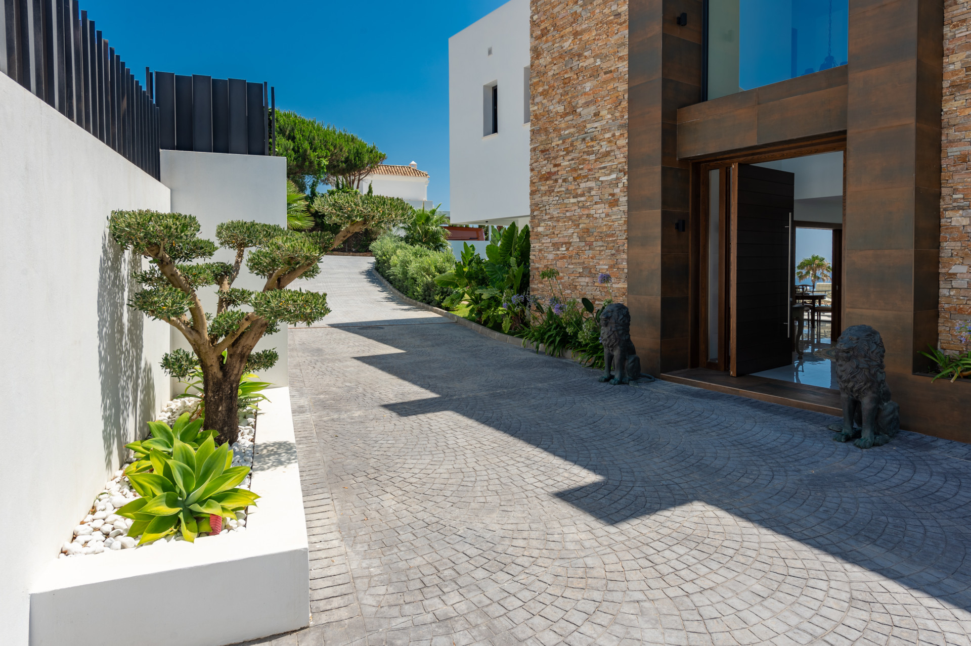Luxury Villa with Panoramic Sea Views in La Paloma, Manilva · Photo 13