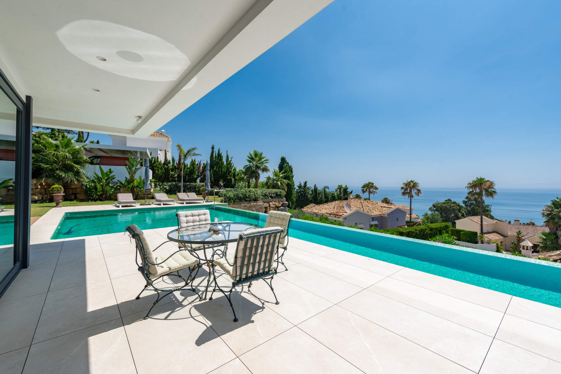 Luxury Villa with Panoramic Sea Views in La Paloma, Manilva · Photo 19