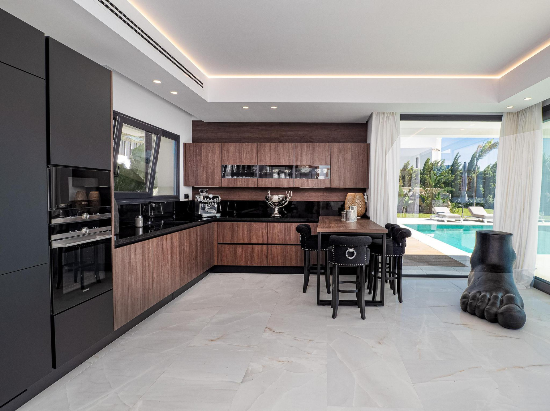 Luxury Villa with Panoramic Sea Views in La Paloma, Manilva · Photo 14