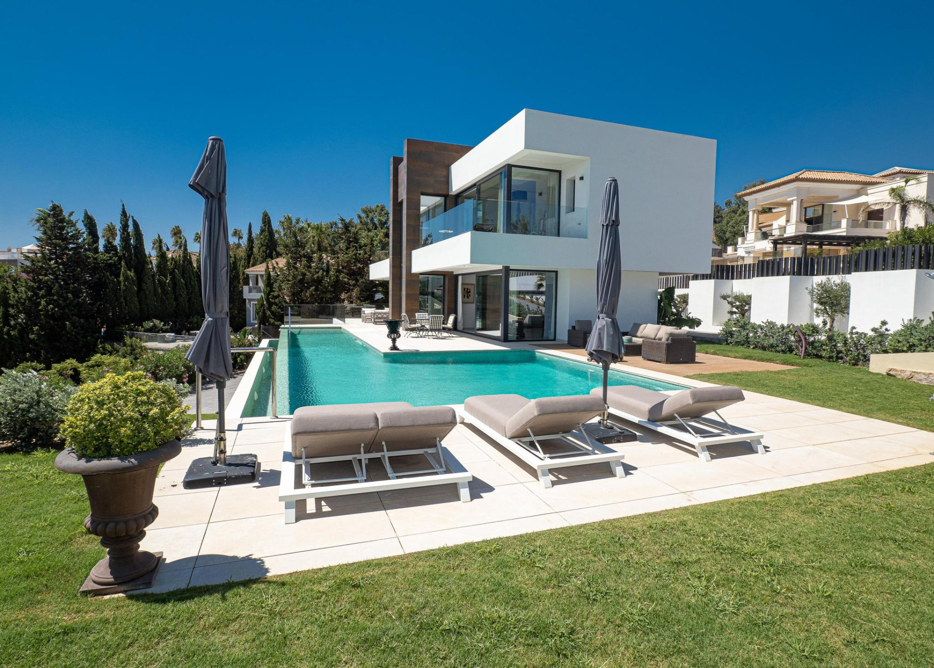Luxury Villa with Panoramic Sea Views in La Paloma, Manilva · Photo 8