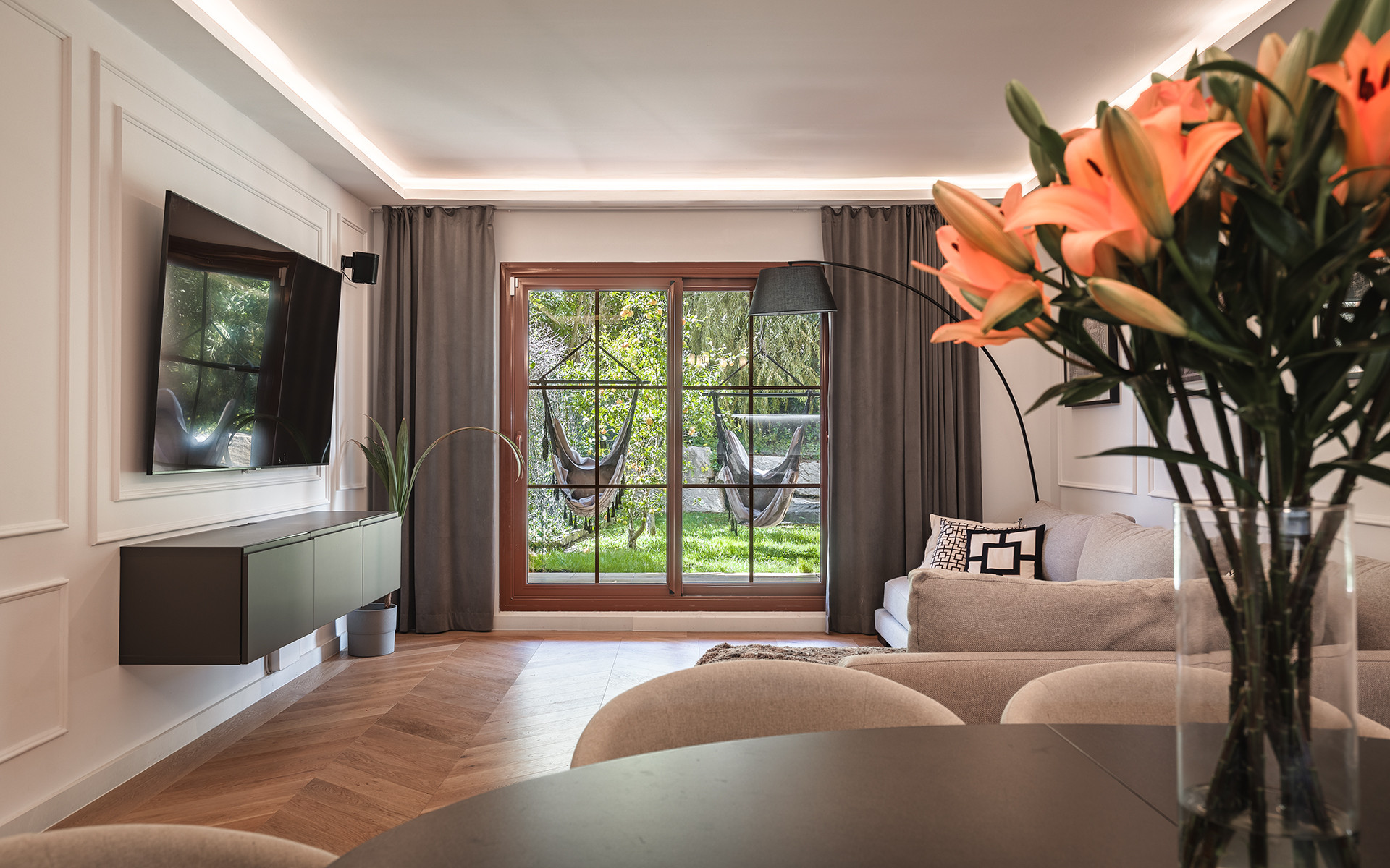Fully renovated garden apartment in Gazules del Sol, a gated complex close to amenities in Benahavís · Photo 10