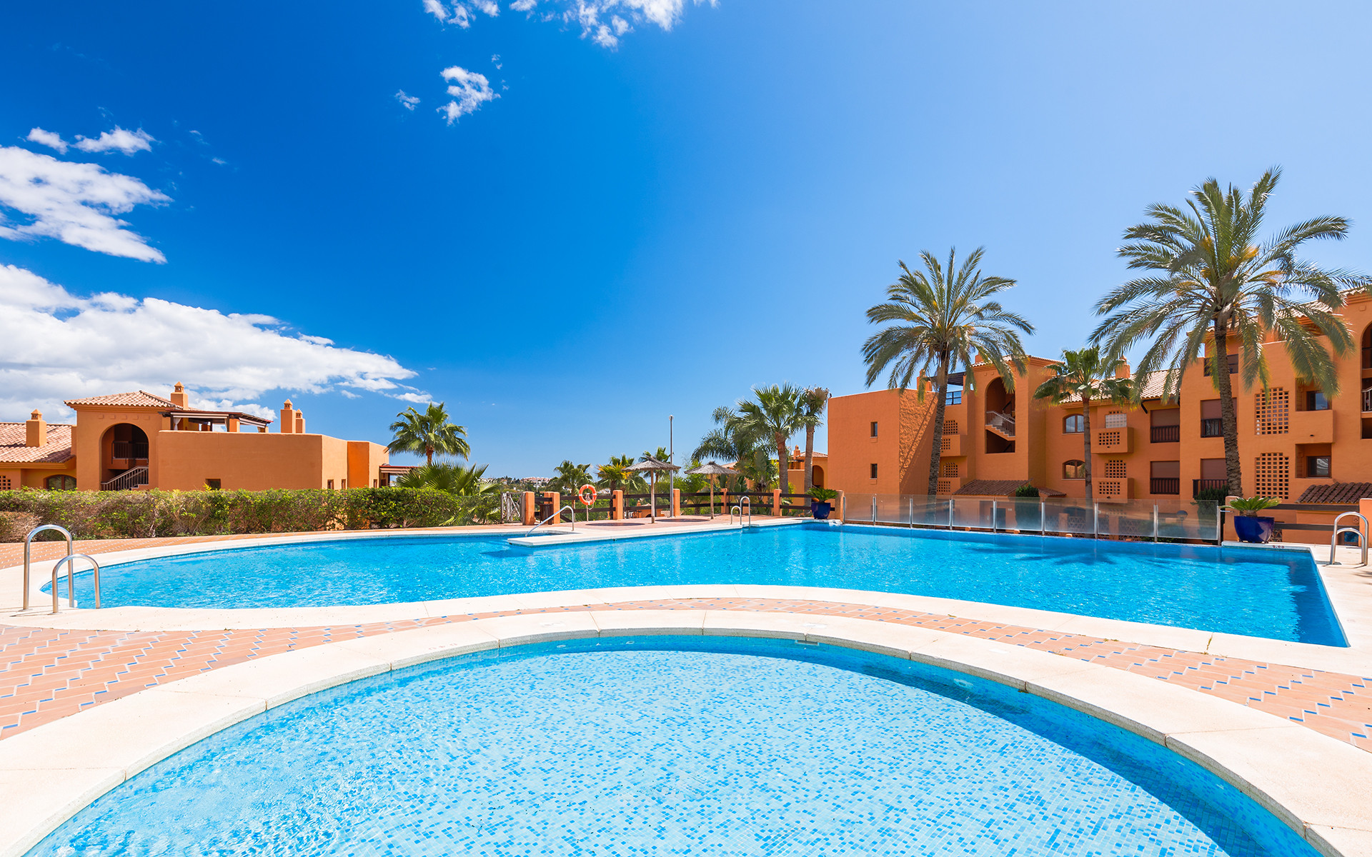 Fully renovated garden apartment in Gazules del Sol, a gated complex close to amenities in Benahavís · Photo 30