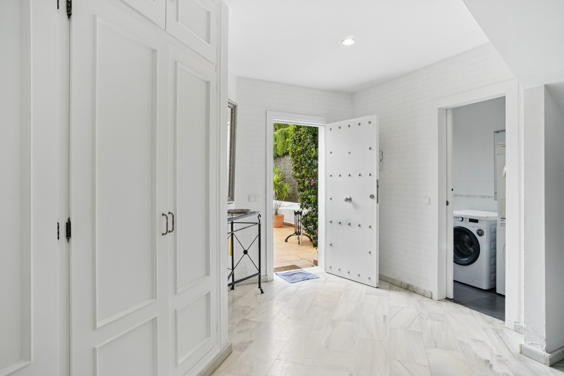 Wonderful three bedroom townhouse with sea views, located in Bel Air, Estepona · Photo 12