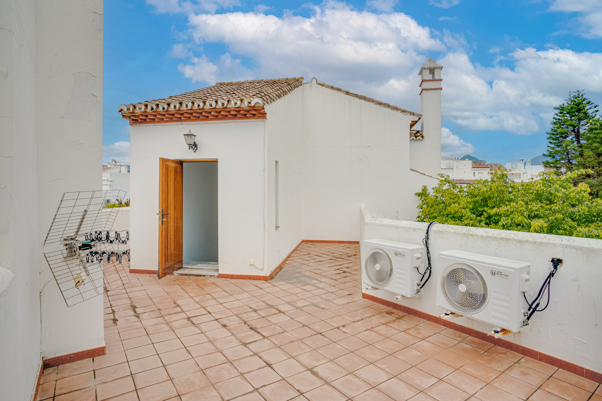 Wonderful three bedroom townhouse with sea views, located in Bel Air, Estepona · Photo 15
