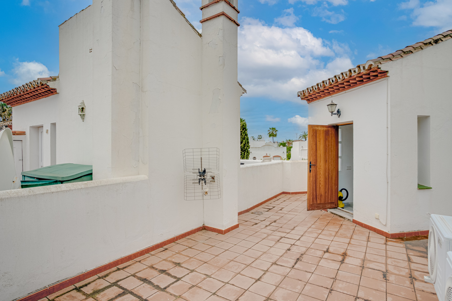 Wonderful three bedroom townhouse with sea views, located in Bel Air, Estepona · Photo 21