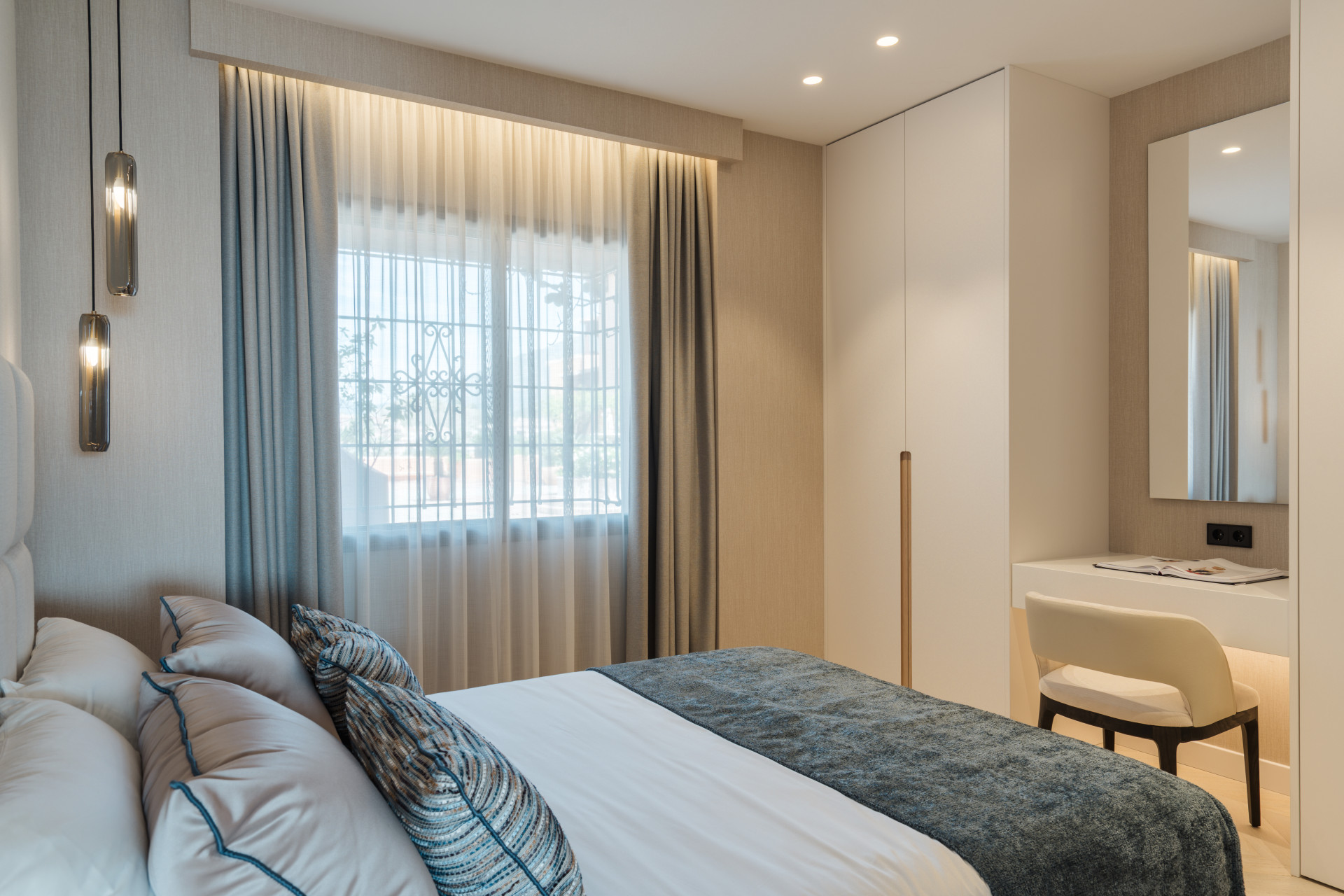 Stunning newly renovated four bedroom apartment  in Les Belvédères, Nueva Andalucía · Photo 23