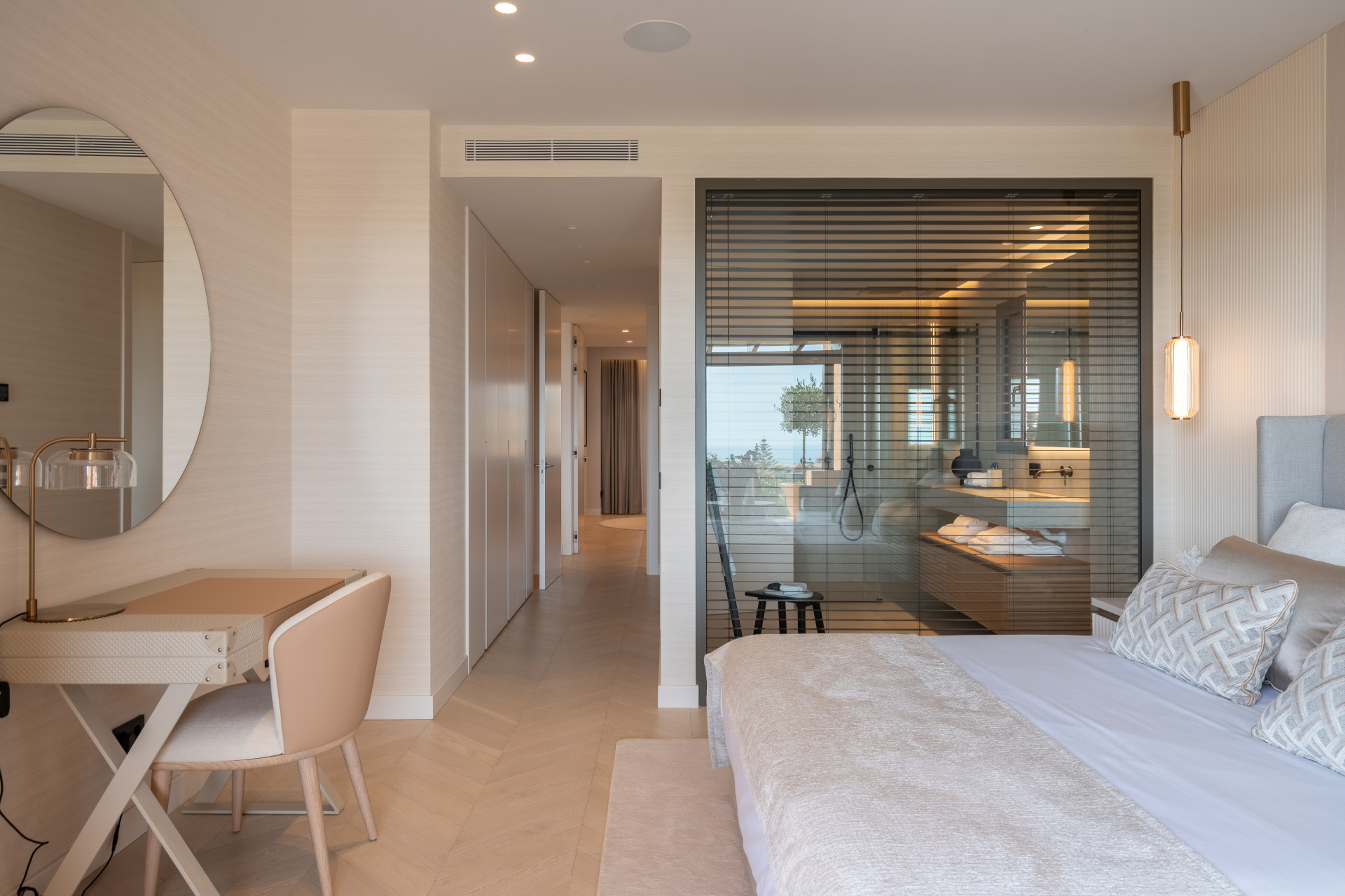 Stunning newly renovated four bedroom apartment  in Les Belvédères, Nueva Andalucía · Photo 17