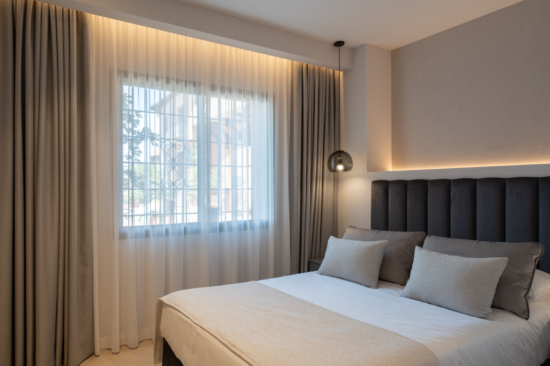 Stunning newly renovated four bedroom apartment  in Les Belvédères, Nueva Andalucía · Photo 22