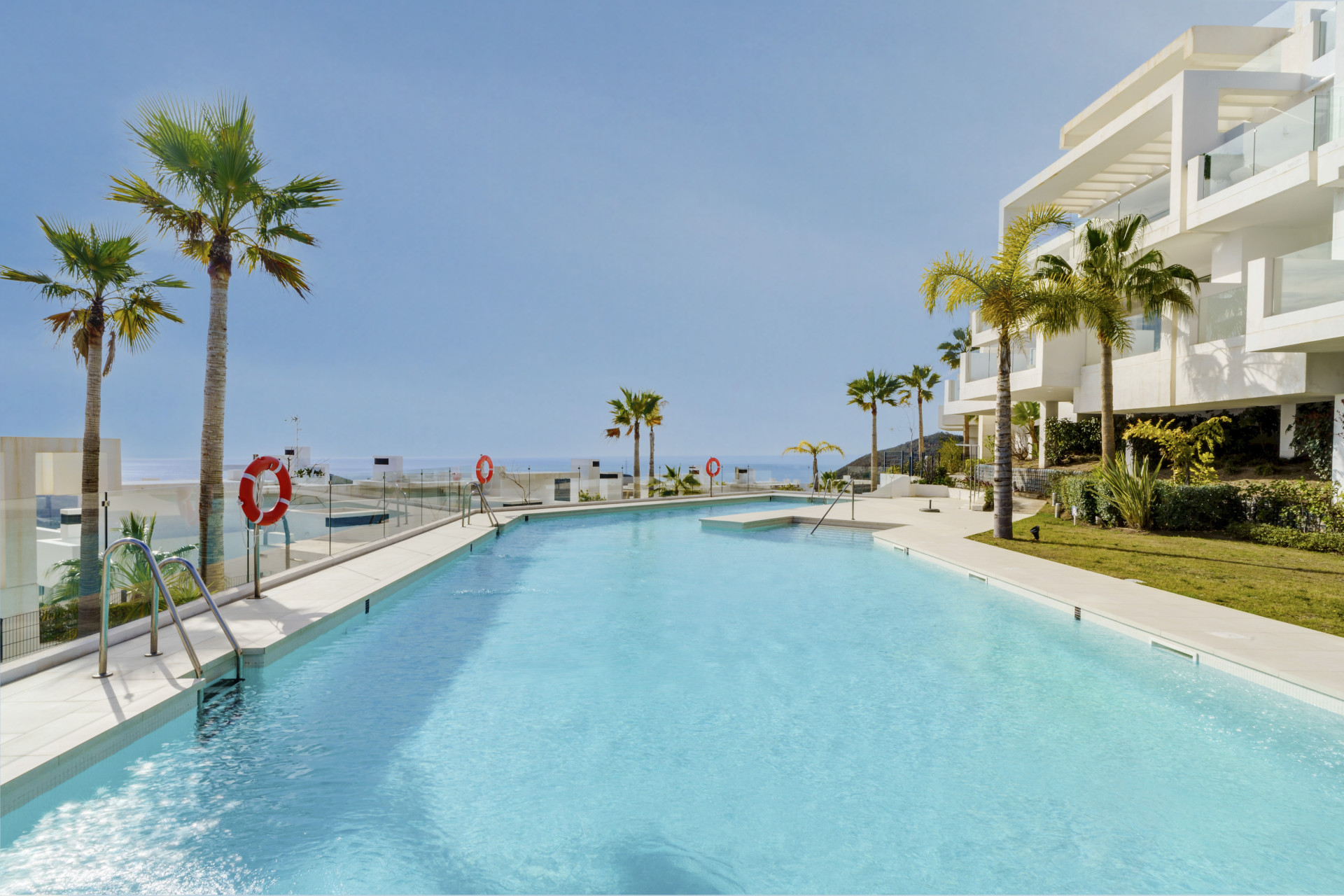 Beautiful two bedroom, south east facing apartment located in the exclusive Urbanisation Palo Alto · Photo 24
