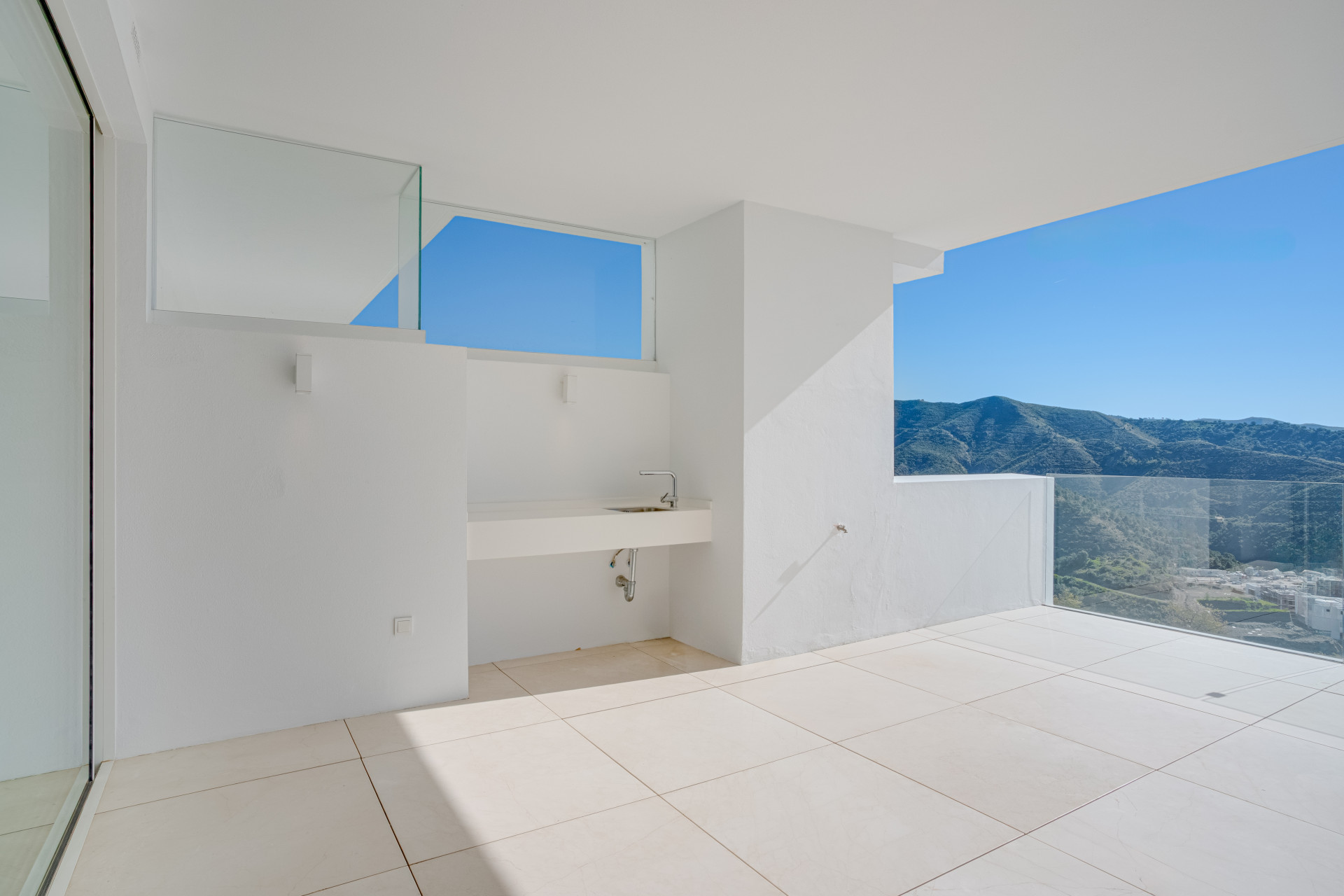 Beautiful two bedroom, south east facing apartment located in the exclusive Urbanisation Palo Alto · Photo 16