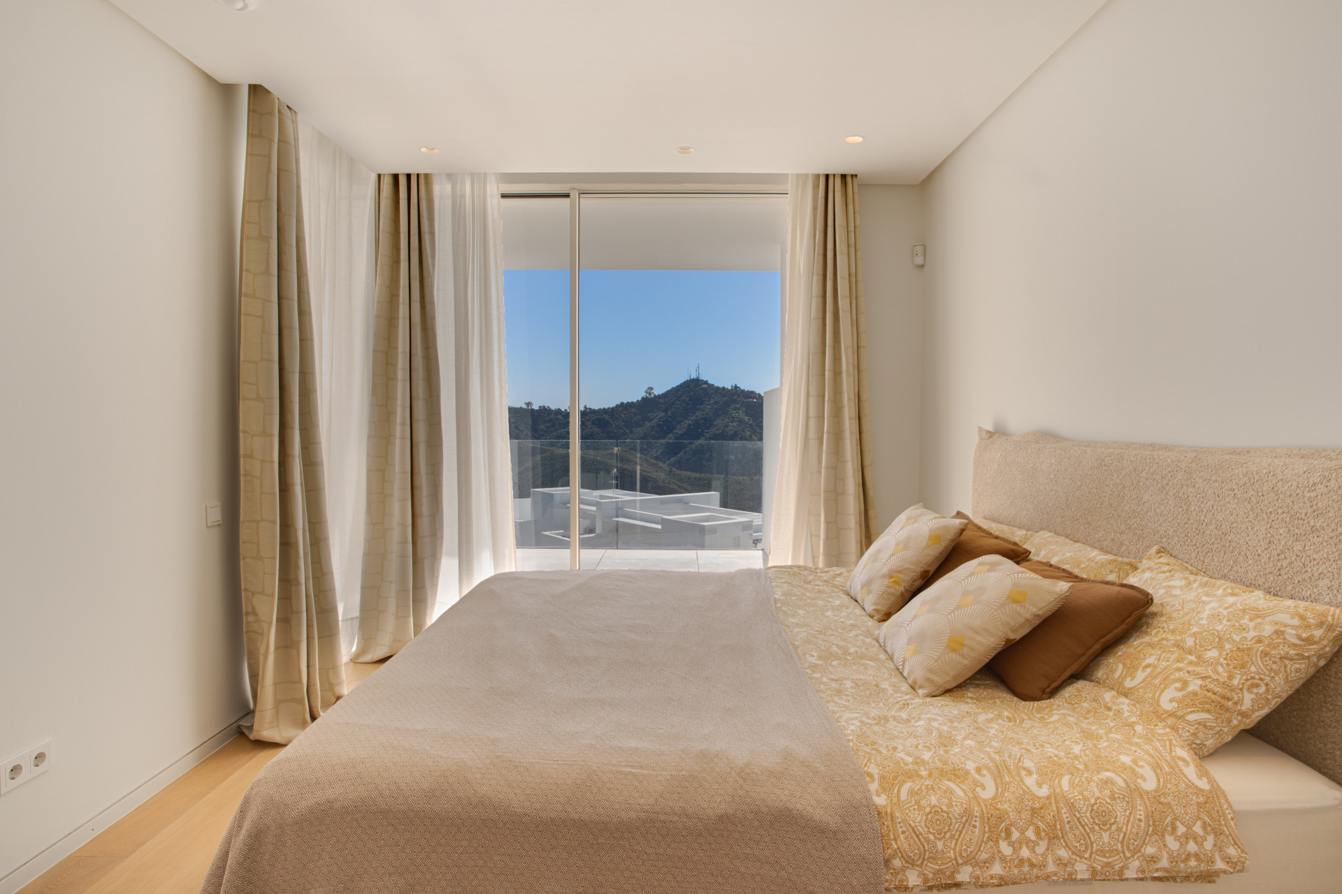 Beautiful two bedroom, south east facing apartment located in the exclusive Urbanisation Palo Alto · Photo 27