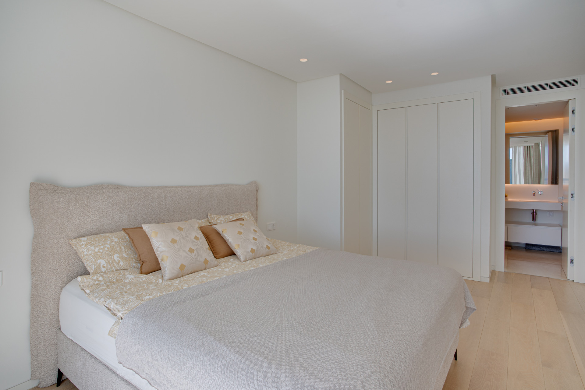 Beautiful two bedroom, south east facing apartment located in the exclusive Urbanisation Palo Alto · Photo 12