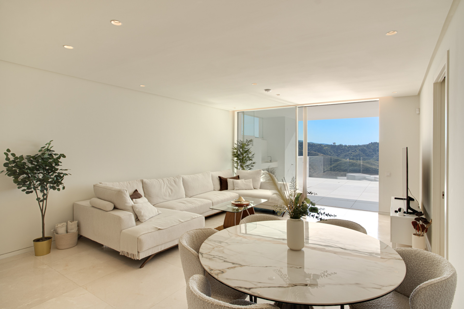 Beautiful two bedroom, south east facing apartment located in the exclusive Urbanisation Palo Alto · Photo 9