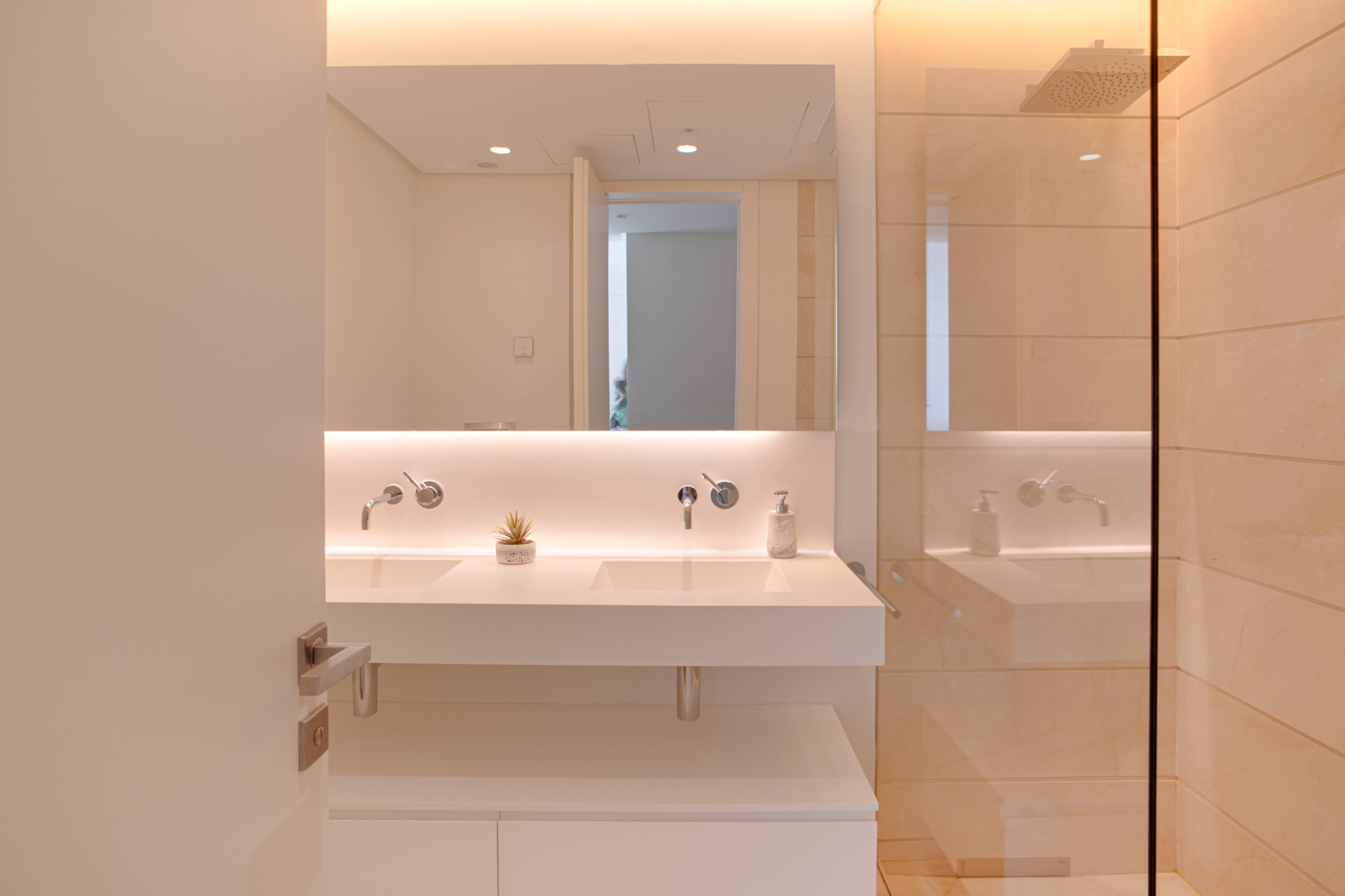 Beautiful two bedroom, south east facing apartment located in the exclusive Urbanisation Palo Alto · Photo 14