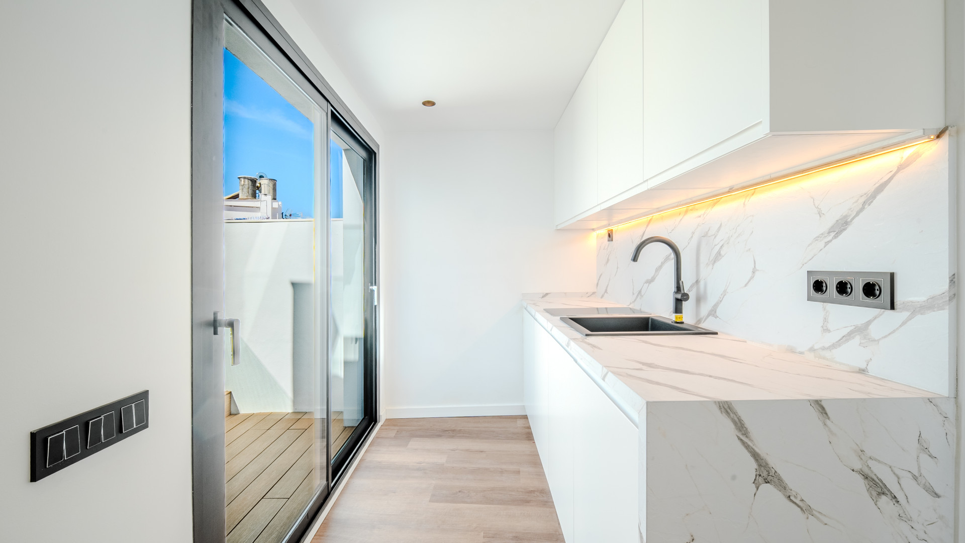 Unique Designer Home with 5m Ceilings and Rooftop Terrace in Estepona · Photo 29