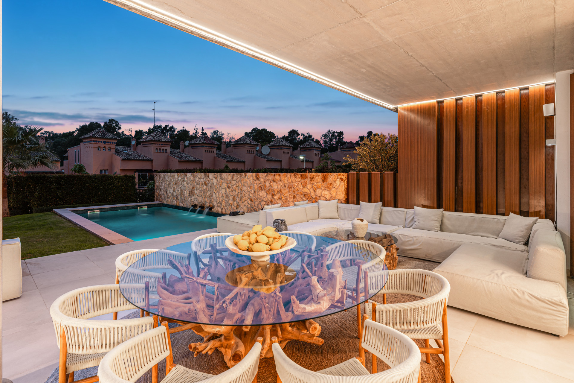 EXCLUSIVE VILLA WITH PRIVATE POOL, JACUZZI & OUTDOOR CINEMA ON MARBELLA’S GOLDEN MILE · Photo 26