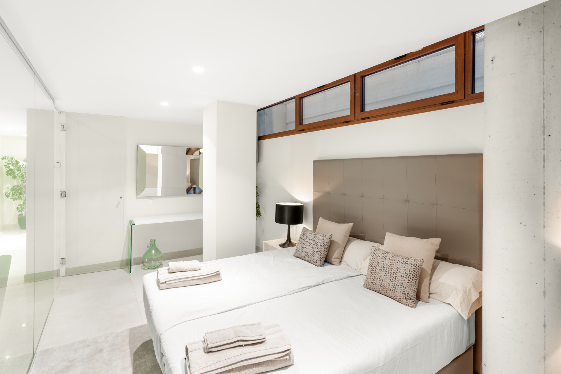 EXCLUSIVE VILLA WITH PRIVATE POOL, JACUZZI & OUTDOOR CINEMA ON MARBELLA’S GOLDEN MILE · Photo 18