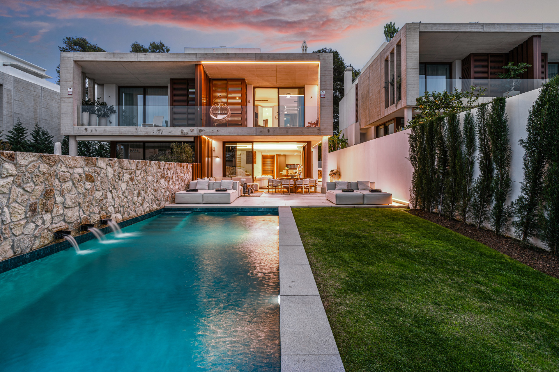 EXCLUSIVE VILLA WITH PRIVATE POOL, JACUZZI & OUTDOOR CINEMA ON MARBELLA’S GOLDEN MILE · Photo 32