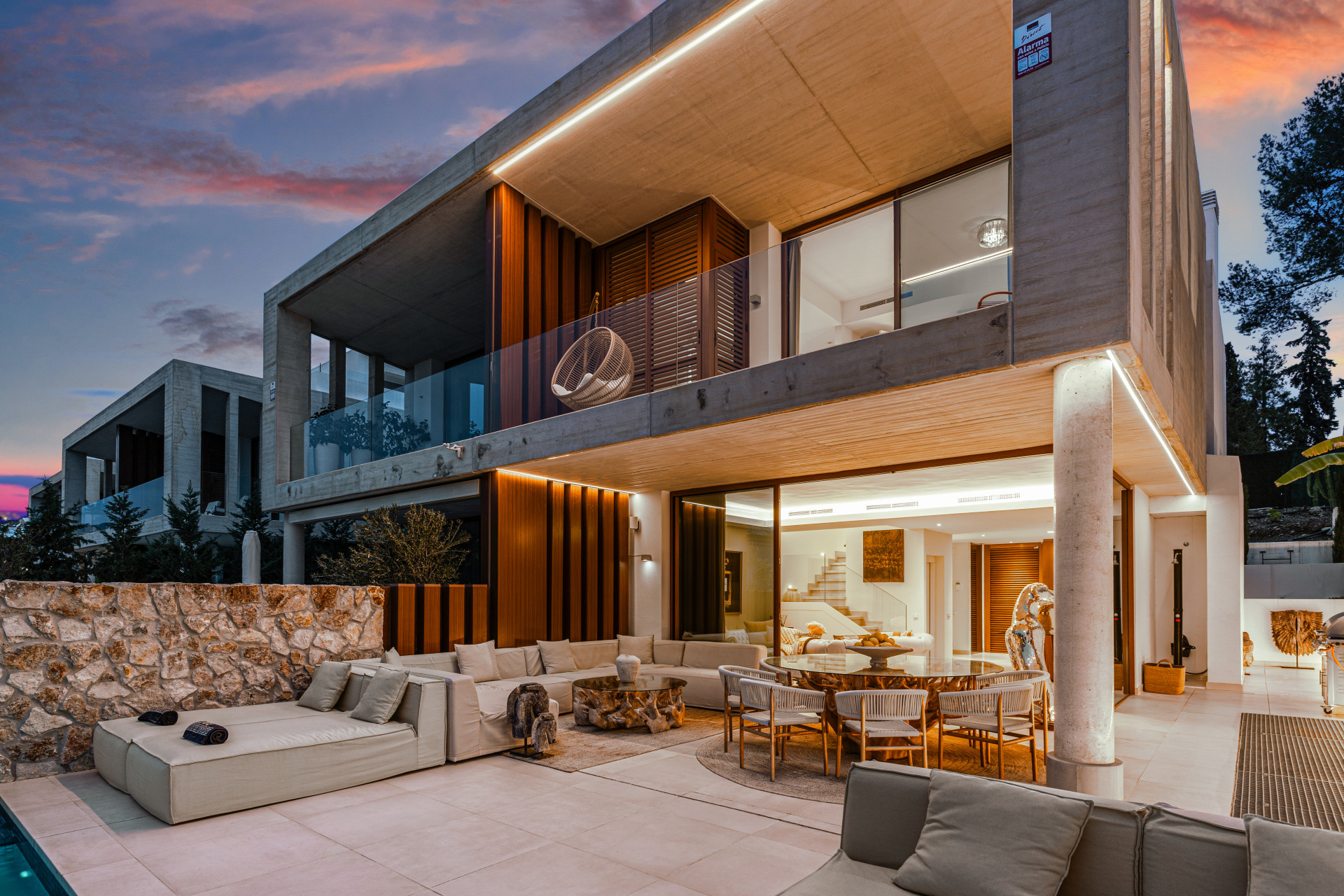 EXCLUSIVE VILLA WITH PRIVATE POOL, JACUZZI & OUTDOOR CINEMA ON MARBELLA’S GOLDEN MILE · Photo 31