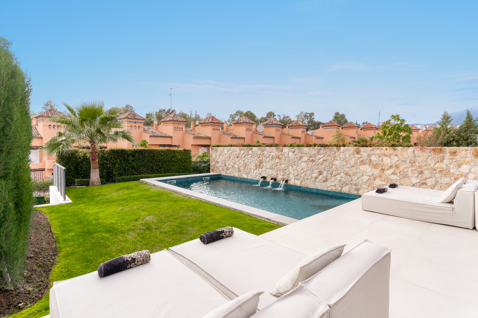 EXCLUSIVE VILLA WITH PRIVATE POOL, JACUZZI & OUTDOOR CINEMA ON MARBELLA’S GOLDEN MILE · Photo 23