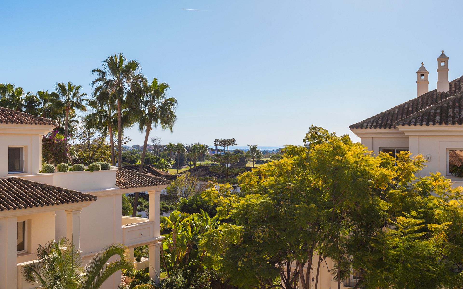 Exquisitely renovated, spacious duplex penthouse in Las Alamandas, Nueva Andalucía · Photo 36