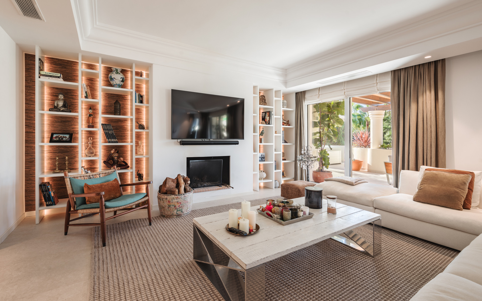 Exquisitely renovated, spacious duplex penthouse in Las Alamandas, Nueva Andalucía · Photo 8