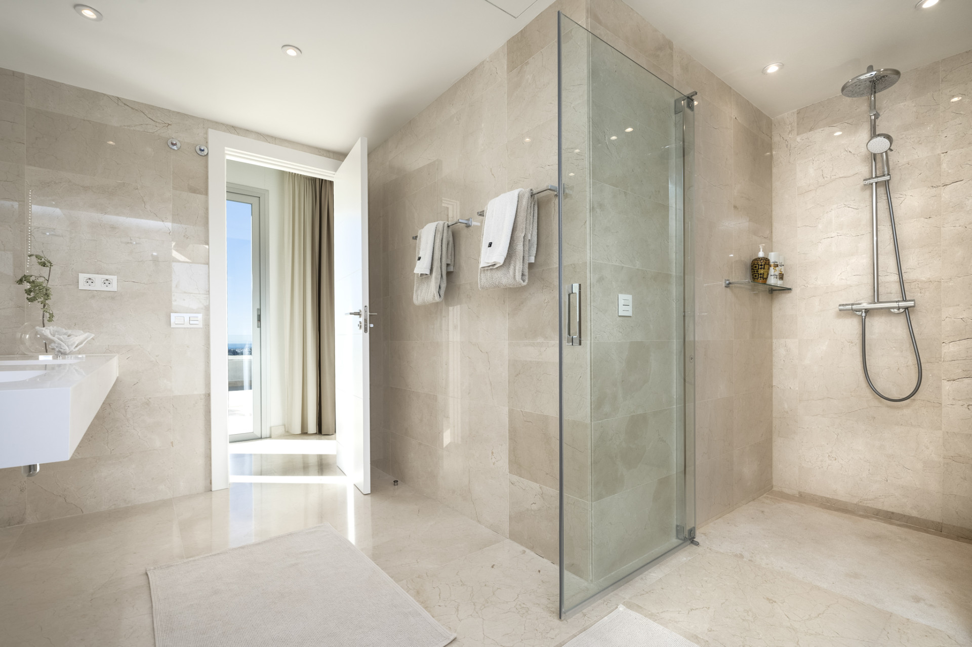 Spacious duplex penthouse with 3 bedrooms · Photo 40