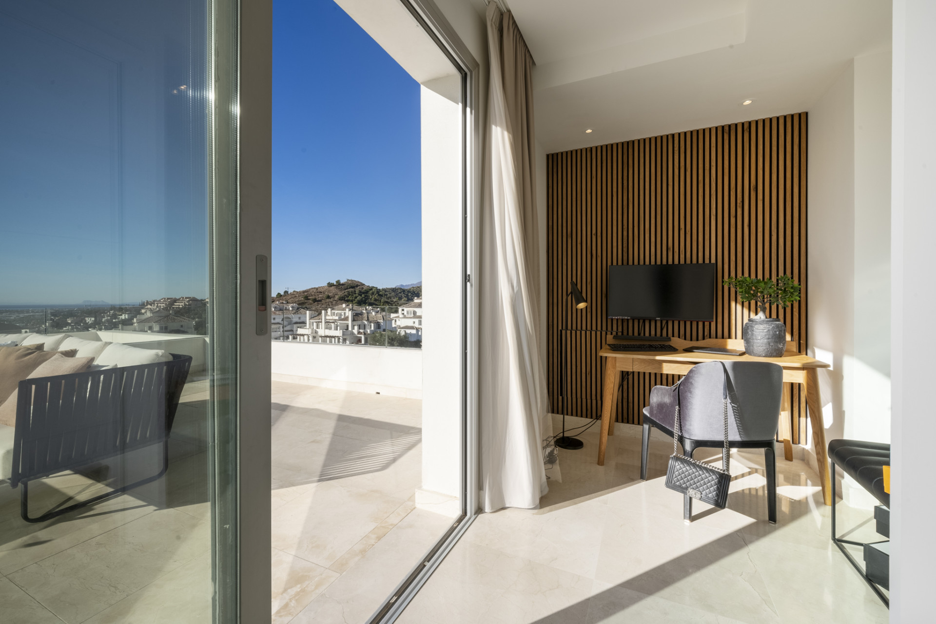 Spacious duplex penthouse with 3 bedrooms · Photo 39