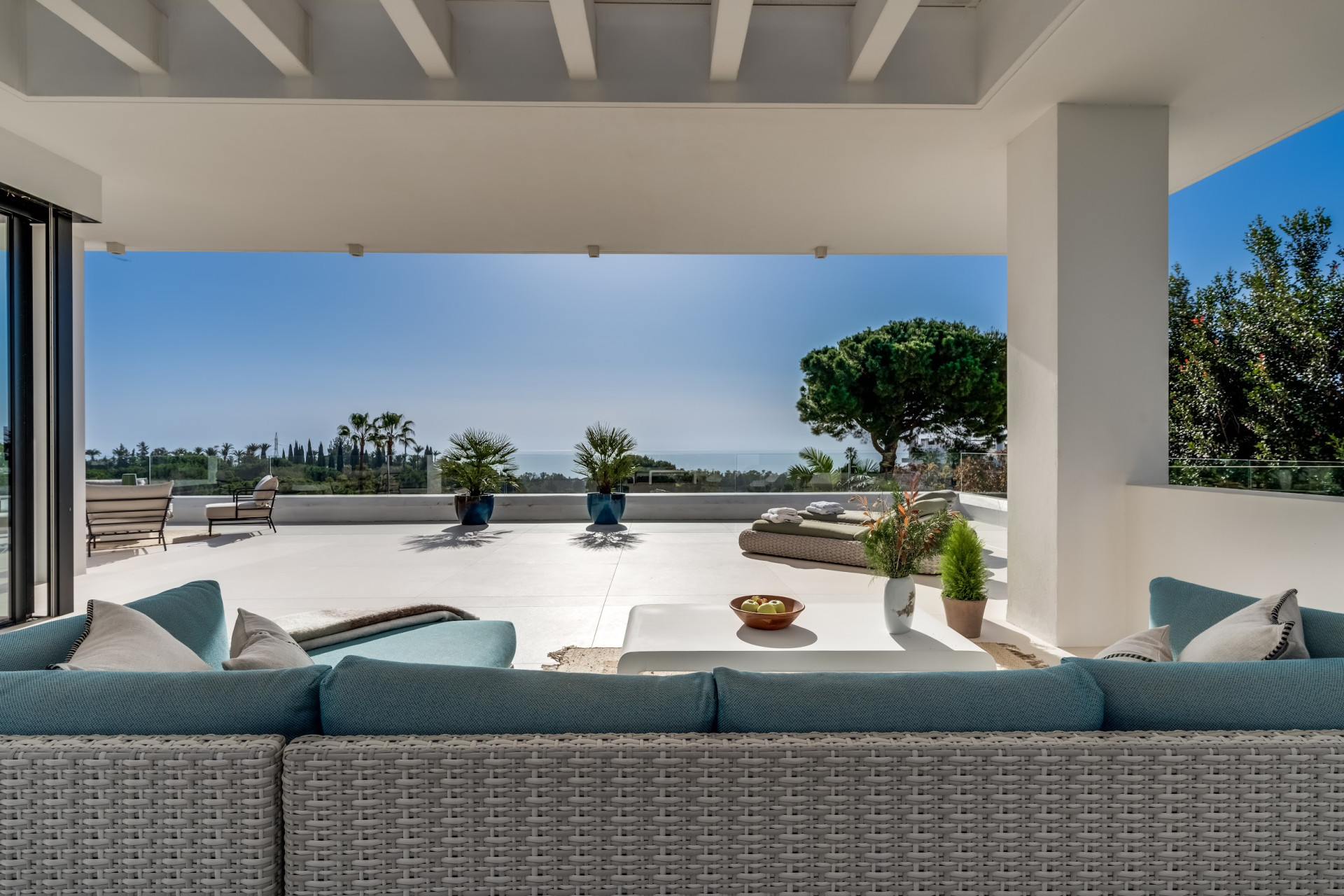 Masterpiece with Magical Sea Views in Marbella’s Prestigious Golden Mile · Photo 29
