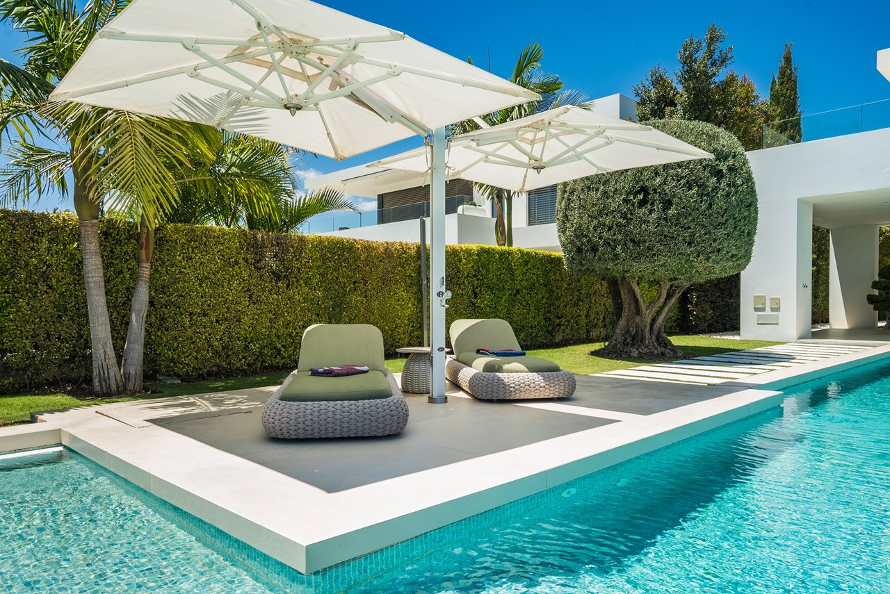 Masterpiece with Magical Sea Views in Marbella’s Prestigious Golden Mile · Photo 10