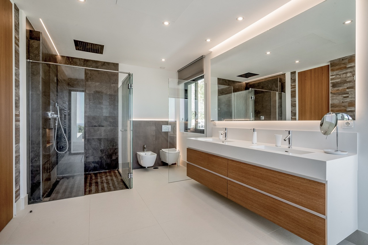 Masterpiece with Magical Sea Views in Marbella’s Prestigious Golden Mile · Photo 26