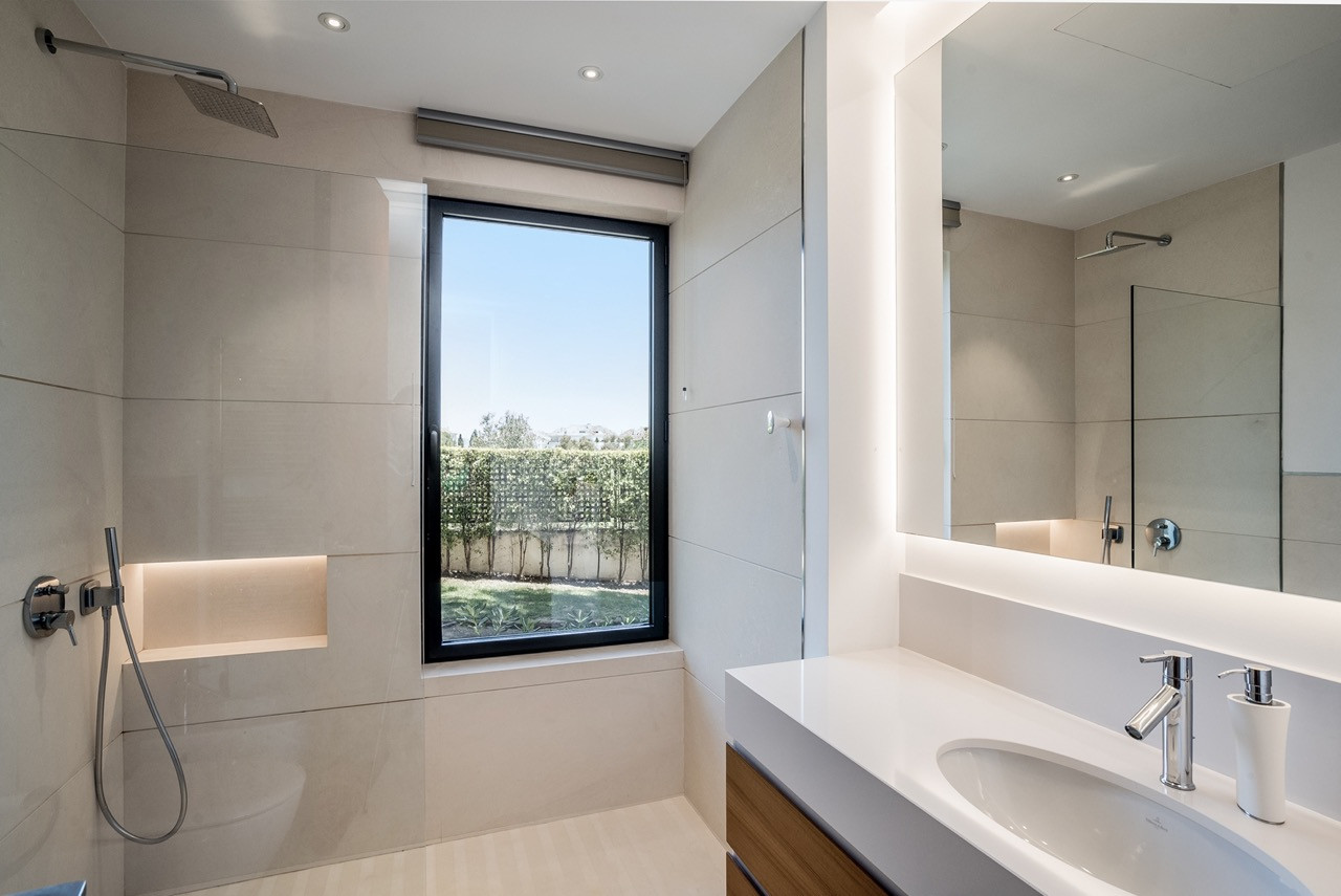 Masterpiece with Magical Sea Views in Marbella’s Prestigious Golden Mile · Photo 21