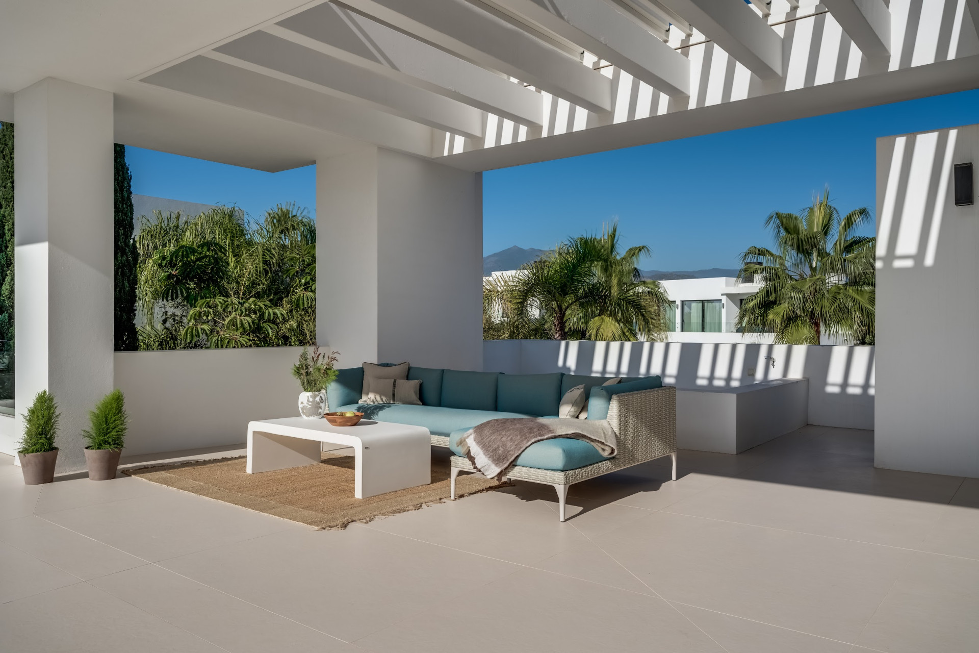 Masterpiece with Magical Sea Views in Marbella’s Prestigious Golden Mile · Photo 31