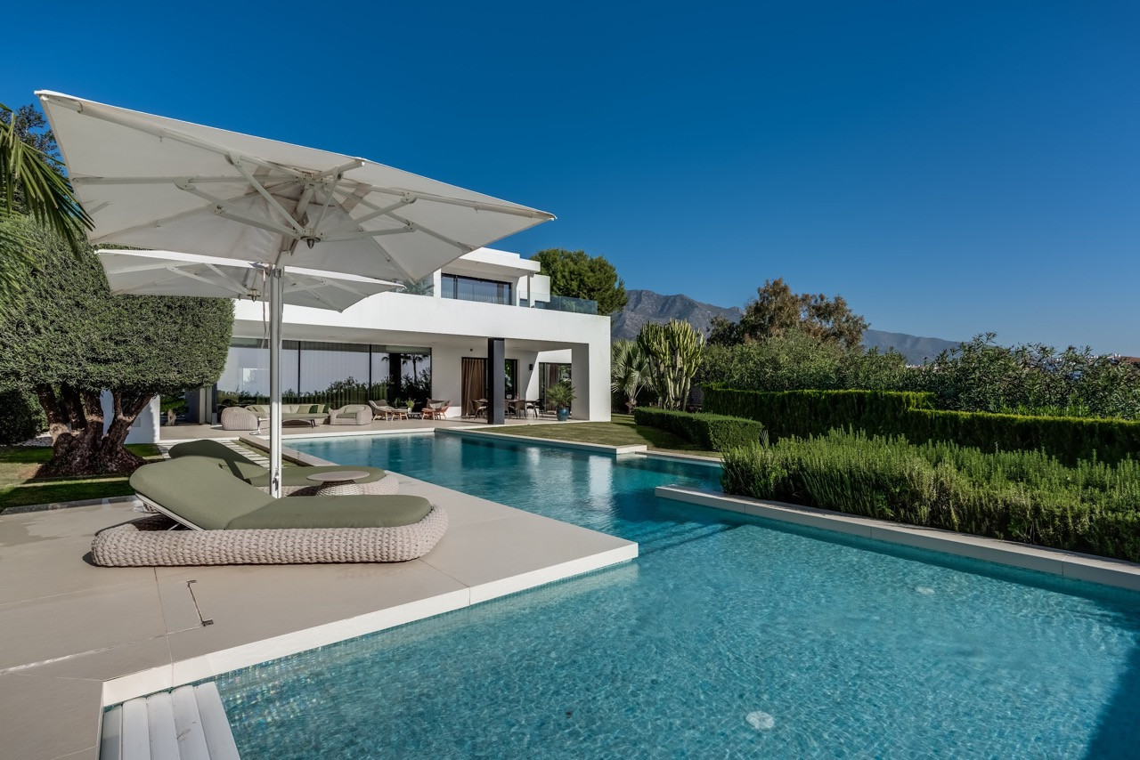 Masterpiece with Magical Sea Views in Marbella’s Prestigious Golden Mile · Photo 45