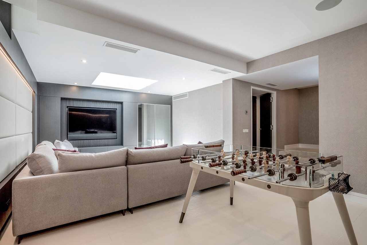 Masterpiece with Magical Sea Views in Marbella’s Prestigious Golden Mile · Photo 36