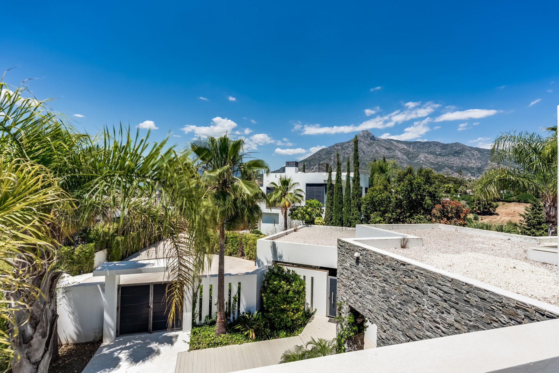Masterpiece with Magical Sea Views in Marbella’s Prestigious Golden Mile · Photo 53