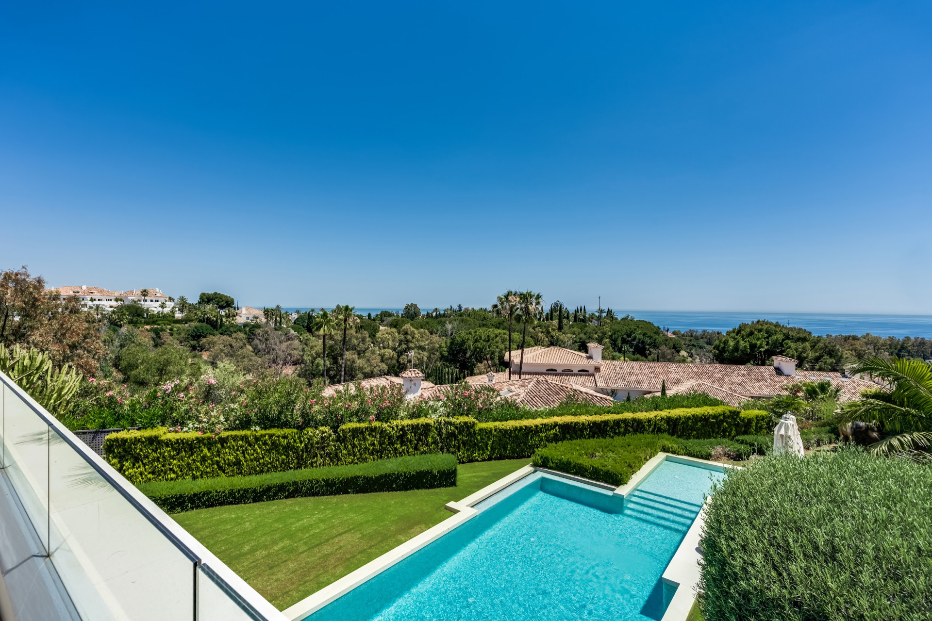 Masterpiece with Magical Sea Views in Marbella’s Prestigious Golden Mile · Photo 54