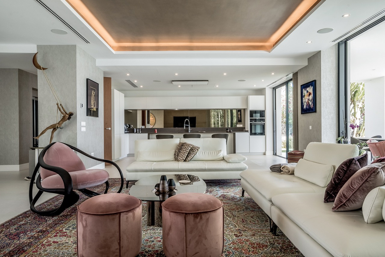Masterpiece with Magical Sea Views in Marbella’s Prestigious Golden Mile · Photo 13