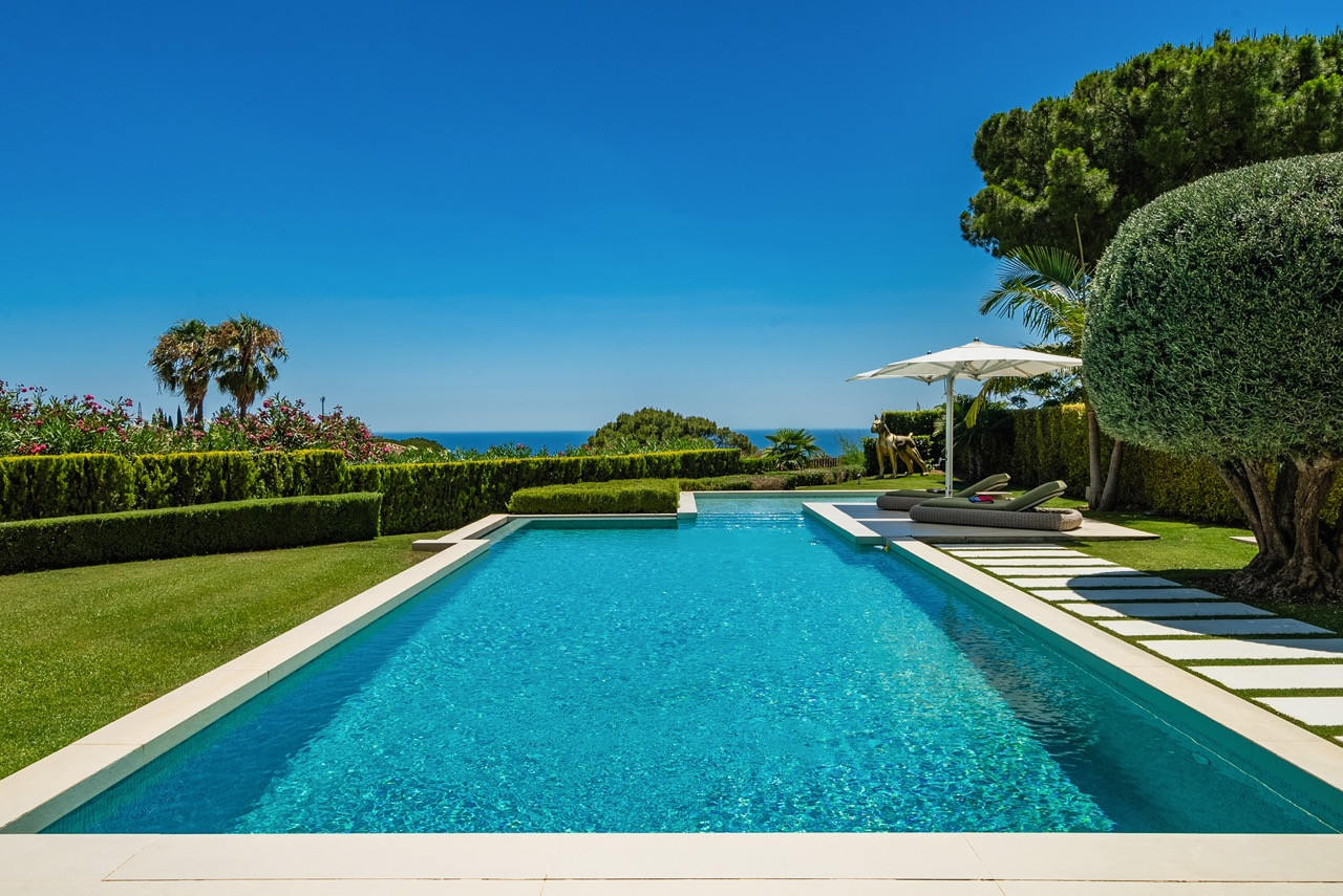 Masterpiece with Magical Sea Views in Marbella’s Prestigious Golden Mile · Photo 9
